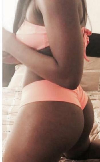, 24  female escort, Honolulu