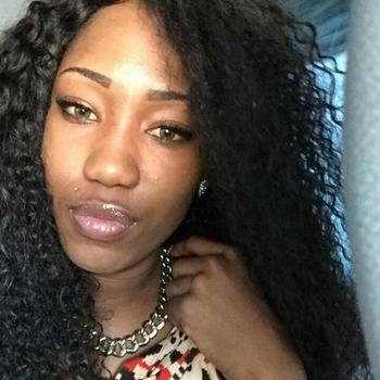 , 22  female escort, Honolulu