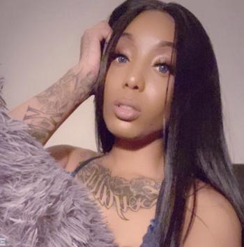 Khloe, 25 Mixed female escort, Honolulu