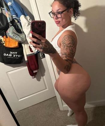 Vanessa, 23  female escort, Honolulu