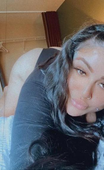 Monroe, 25  female escort, Honolulu