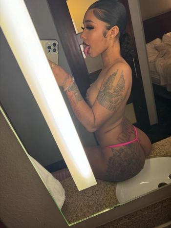 Sweet reyna, 20  female escort, Honolulu