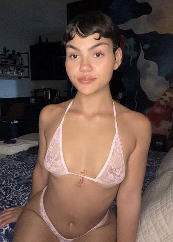 775-566-9198, 21  female escort, Honolulu