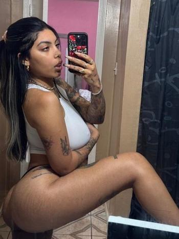 Nao, 22  female escort, Honolulu