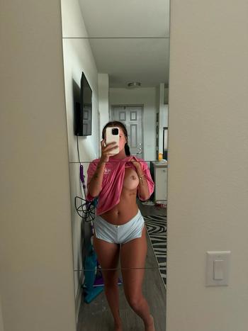 Heather , 26 Caucasian female escort, Honolulu